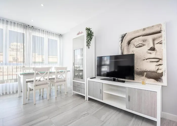 Brightful San Isidro Apartment *